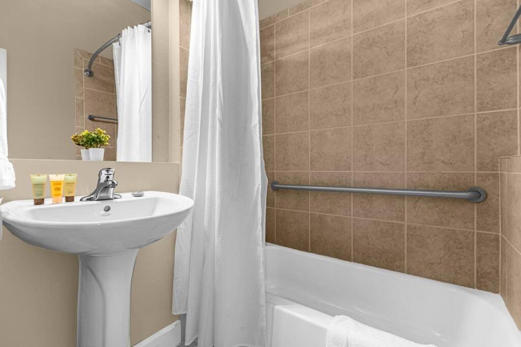 Vibrant 4Br Family Townhome 1 Mile From Disney World And Disney Springs أورلاندو المظهر الخارجي الصورة