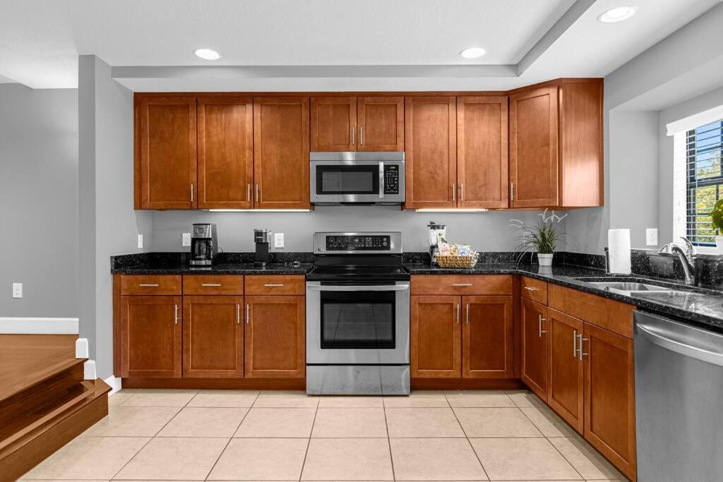 Vibrant 4Br Family Townhome 1 Mile From Disney World And Disney Springs أورلاندو المظهر الخارجي الصورة