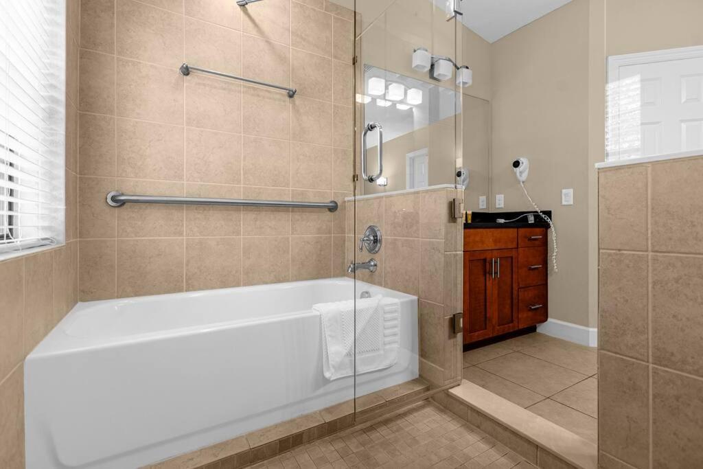 Vibrant 4Br Family Townhome 1 Mile From Disney World And Disney Springs أورلاندو المظهر الخارجي الصورة
