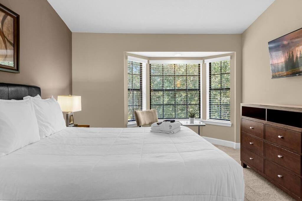 Vibrant 4Br Family Townhome 1 Mile From Disney World And Disney Springs أورلاندو المظهر الخارجي الصورة