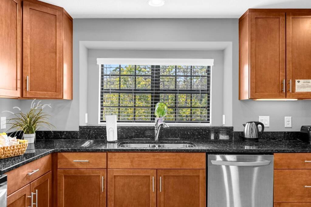 Vibrant 4Br Family Townhome 1 Mile From Disney World And Disney Springs أورلاندو المظهر الخارجي الصورة