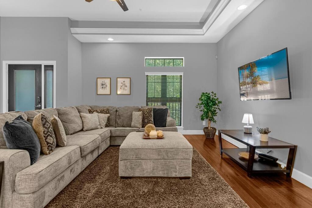 Vibrant 4Br Family Townhome 1 Mile From Disney World And Disney Springs أورلاندو المظهر الخارجي الصورة